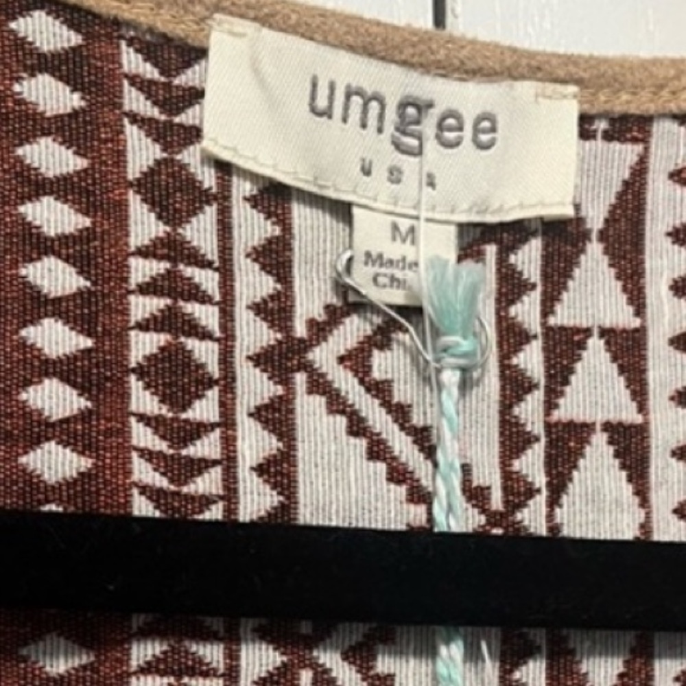 UMGEE WESTERN COWGIRL VEST MAROON and TAN TRIBAL SLEEVELESS VEST NWT - Picture 3 of 8
